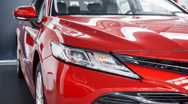 czerowne auto ze stanów zjednoczonych