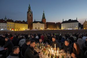 ciekawe atrakcje kraków - kolacje dla bezdomnych