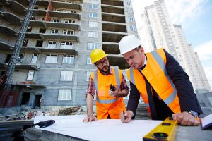 Firma budowlana Kraków - robotnicy podczas pracy.